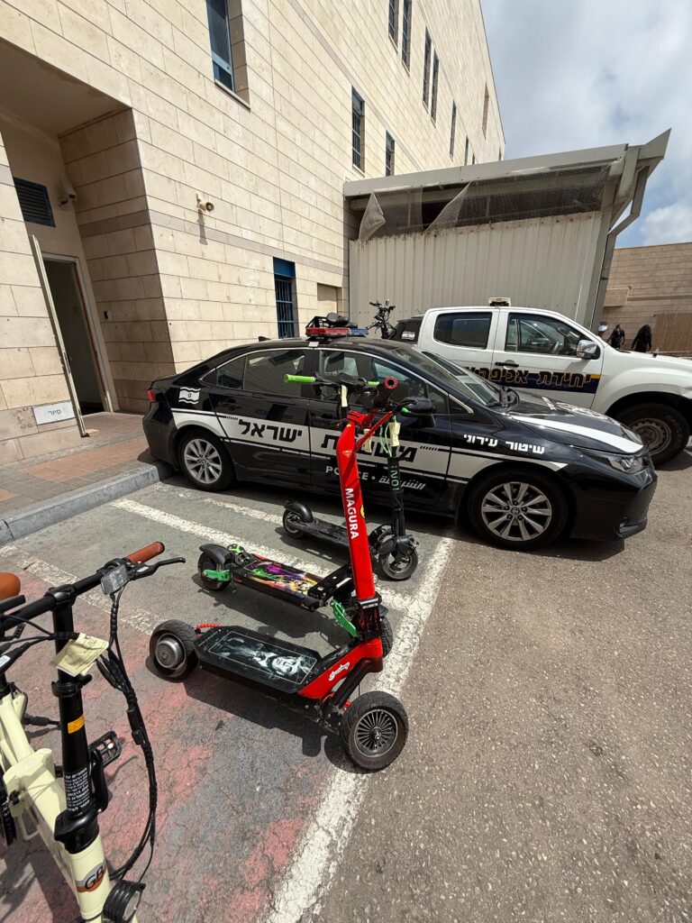 תמונה מתוך הכלים שהוחרמו