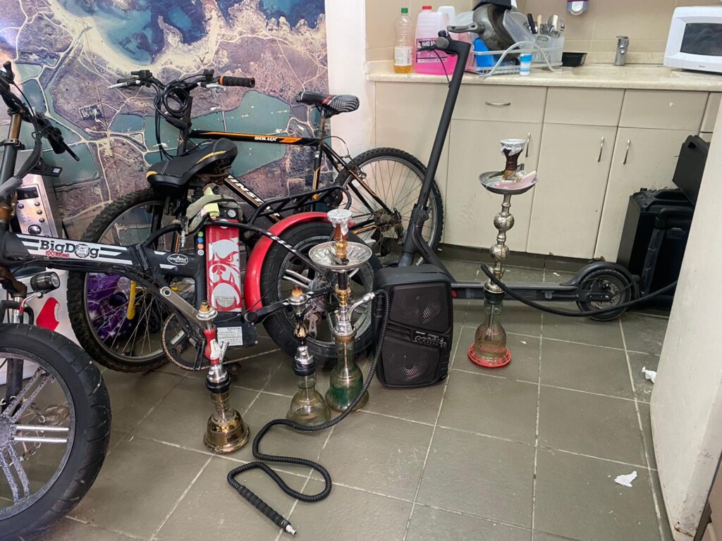 קורקינטים ונרגילות שהוחרמו