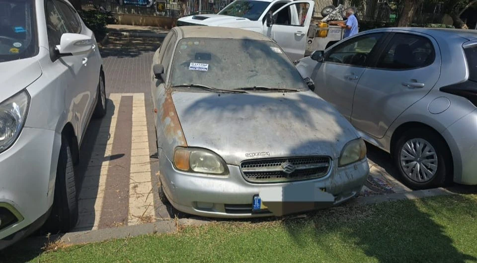 צילום רכבים נטושים