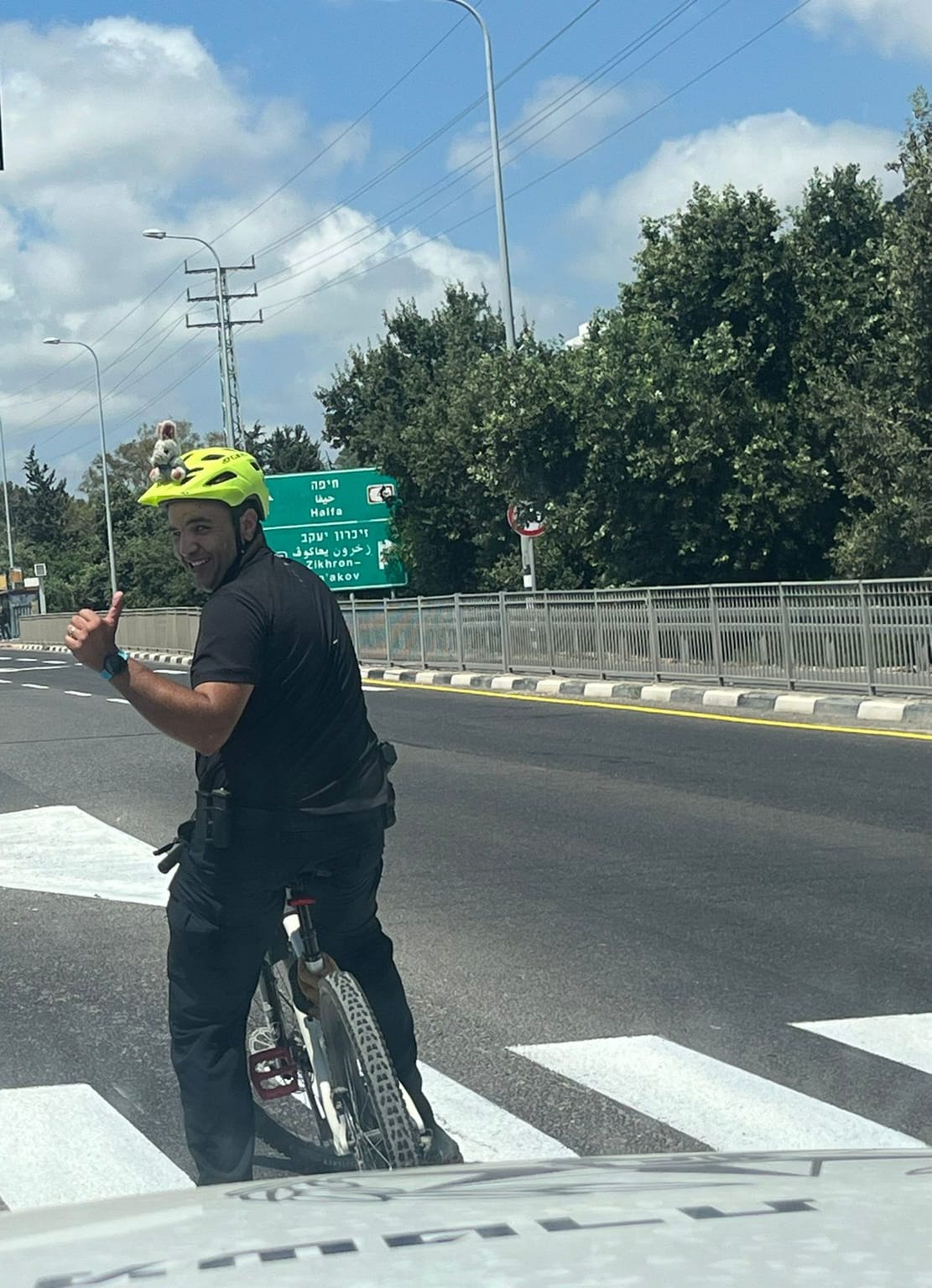 תמונת אחד מרוכבי האופניים לאחר החילוץ