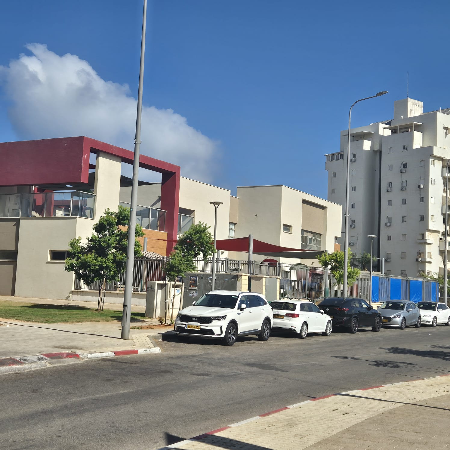 תמונה של מתחפ הגנים בשכונת אגם 3