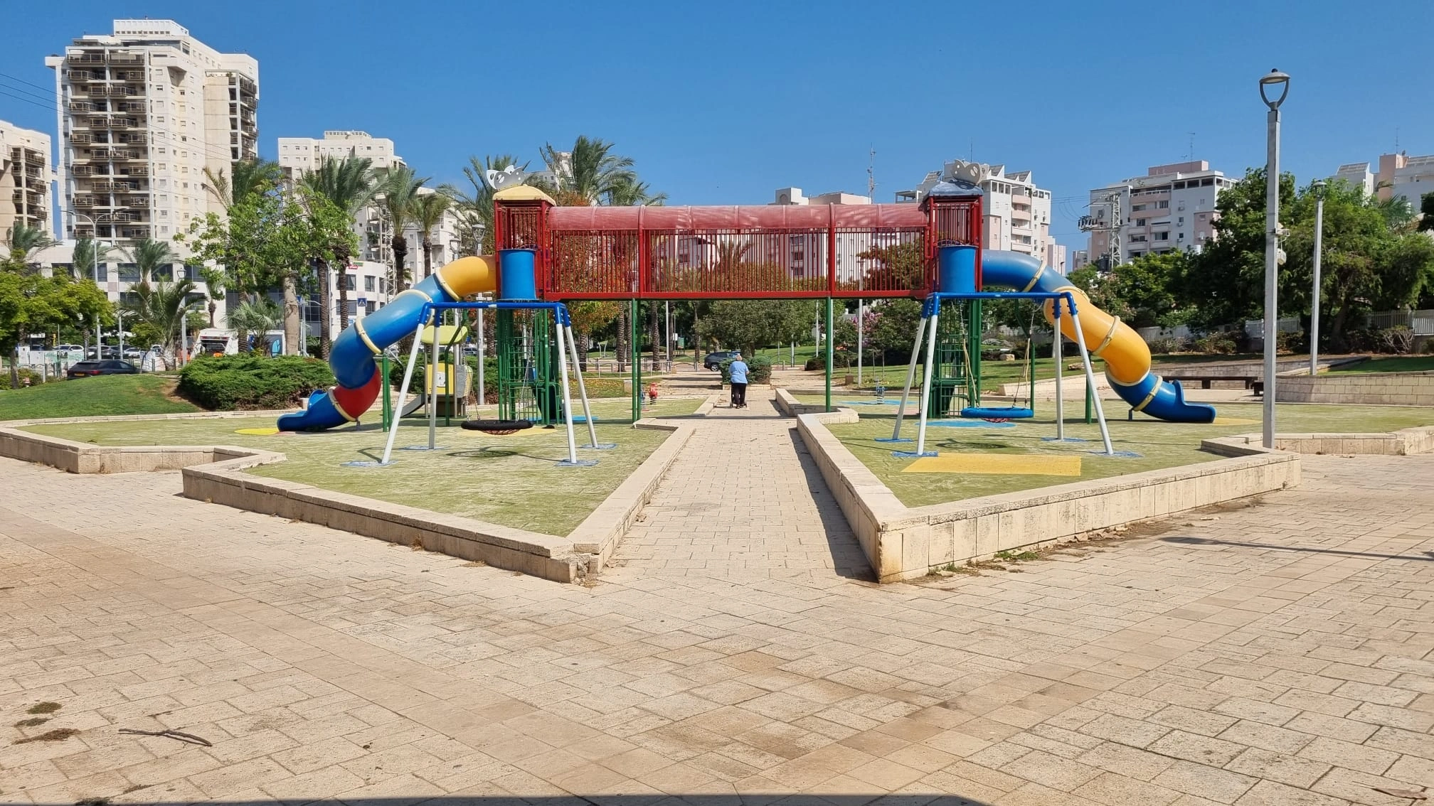 צילום של הגינה הלוהטל ליד רימלט