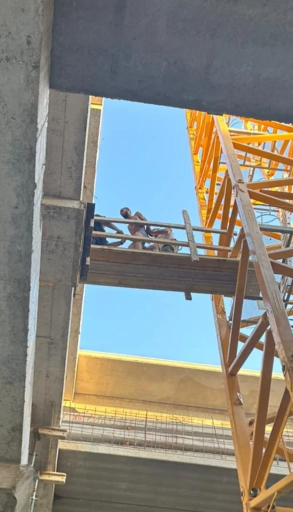 צילום מאתר הבניה בו נלכד החשוד