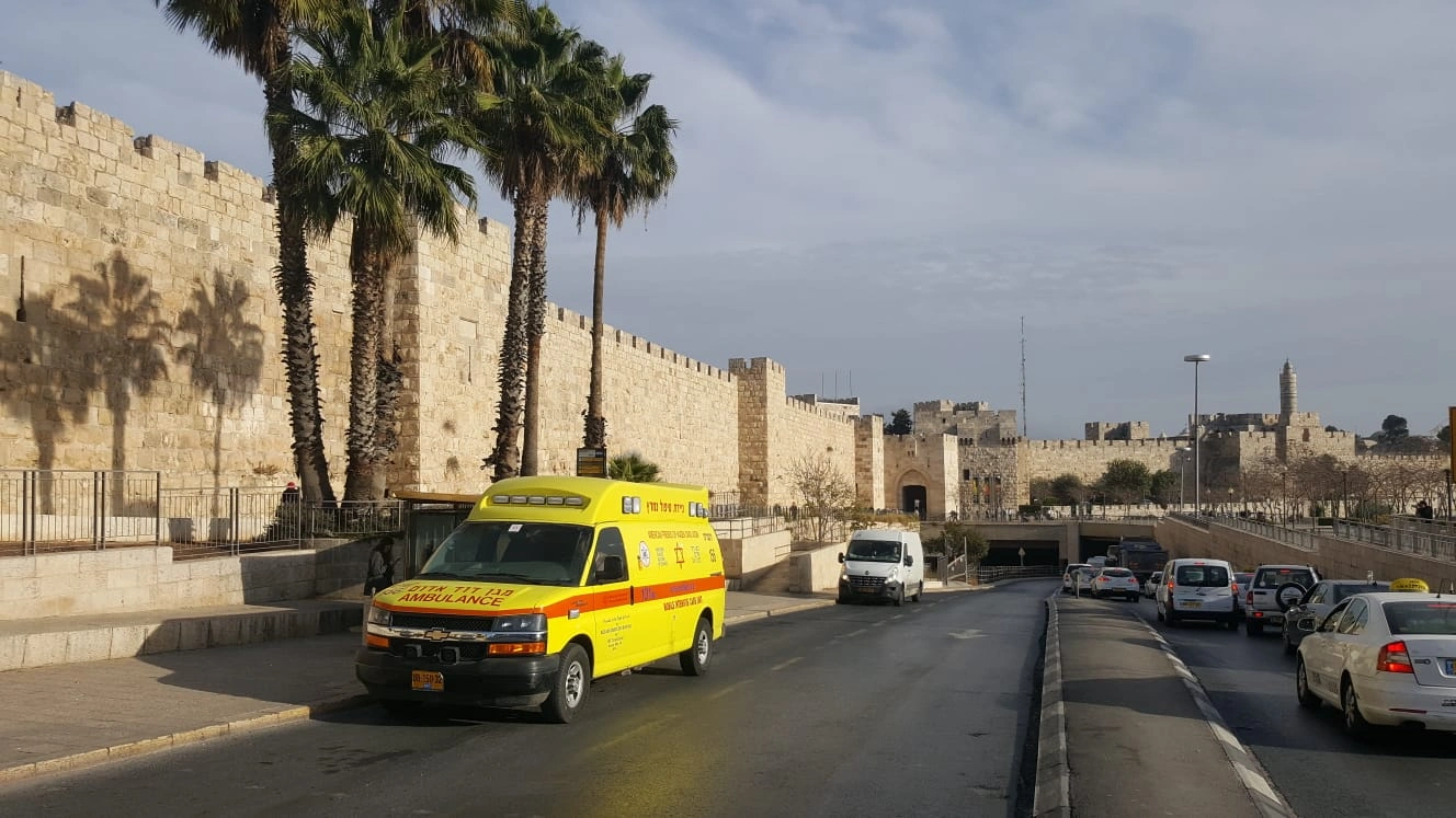 תמונה של אמבולנס בירושלים