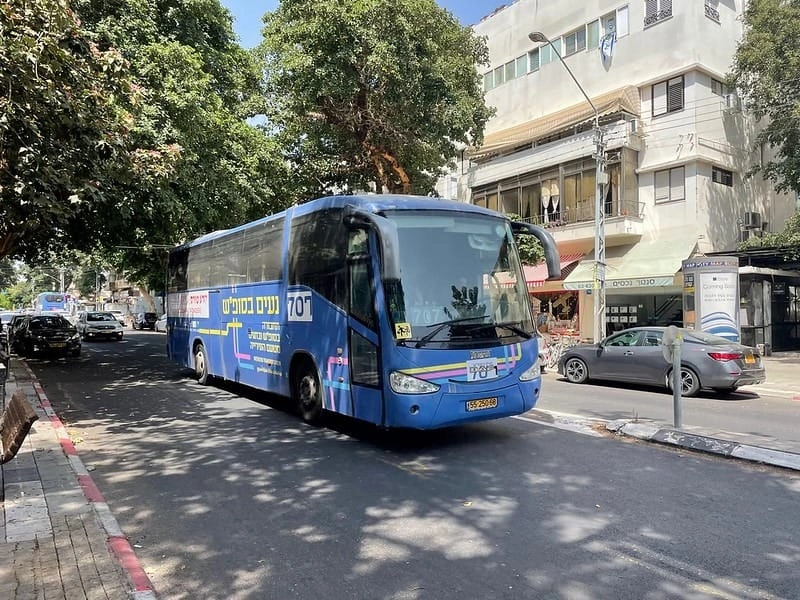 צילם של אחד האוטובוסים של השירות "נעים בסופש"