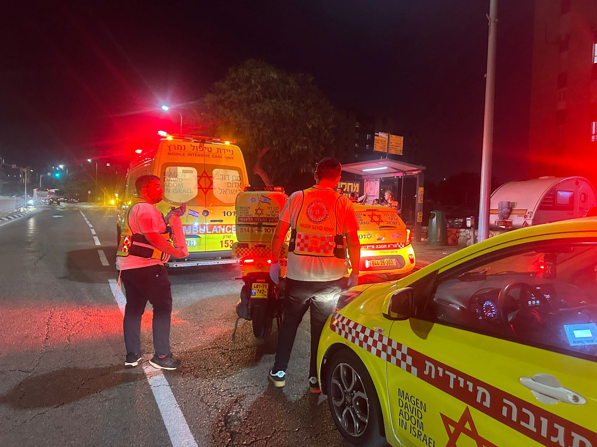 צילום אמבולנסים בזירה