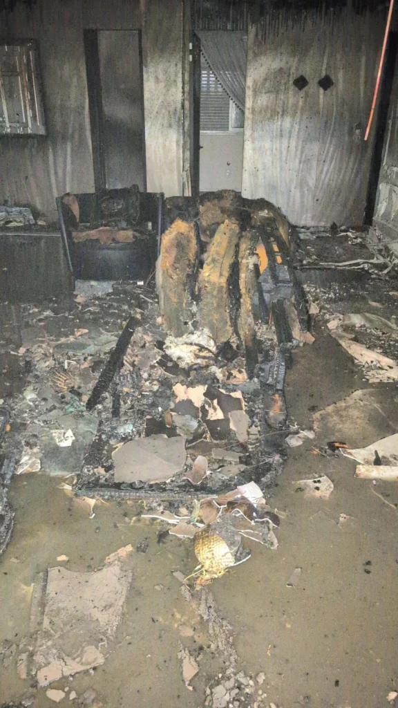 צילום מתוך הדירה השרופה