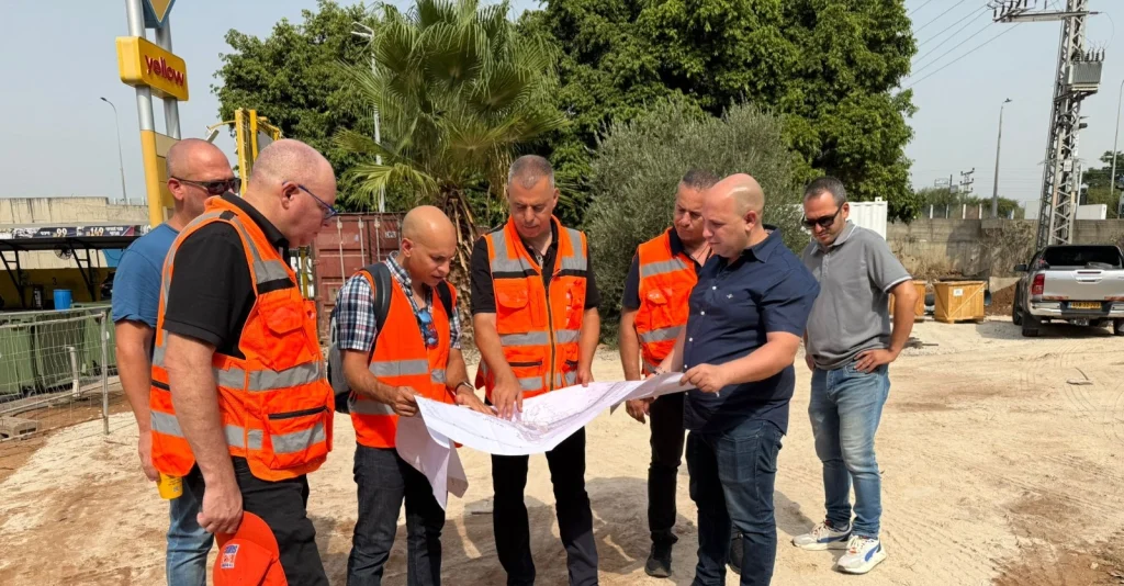 צילום של צוותי העבודה בשטח