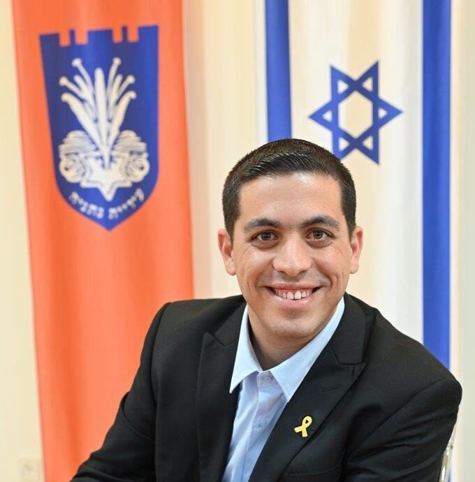תמונתו של חבר המועצה שלו אלגלי