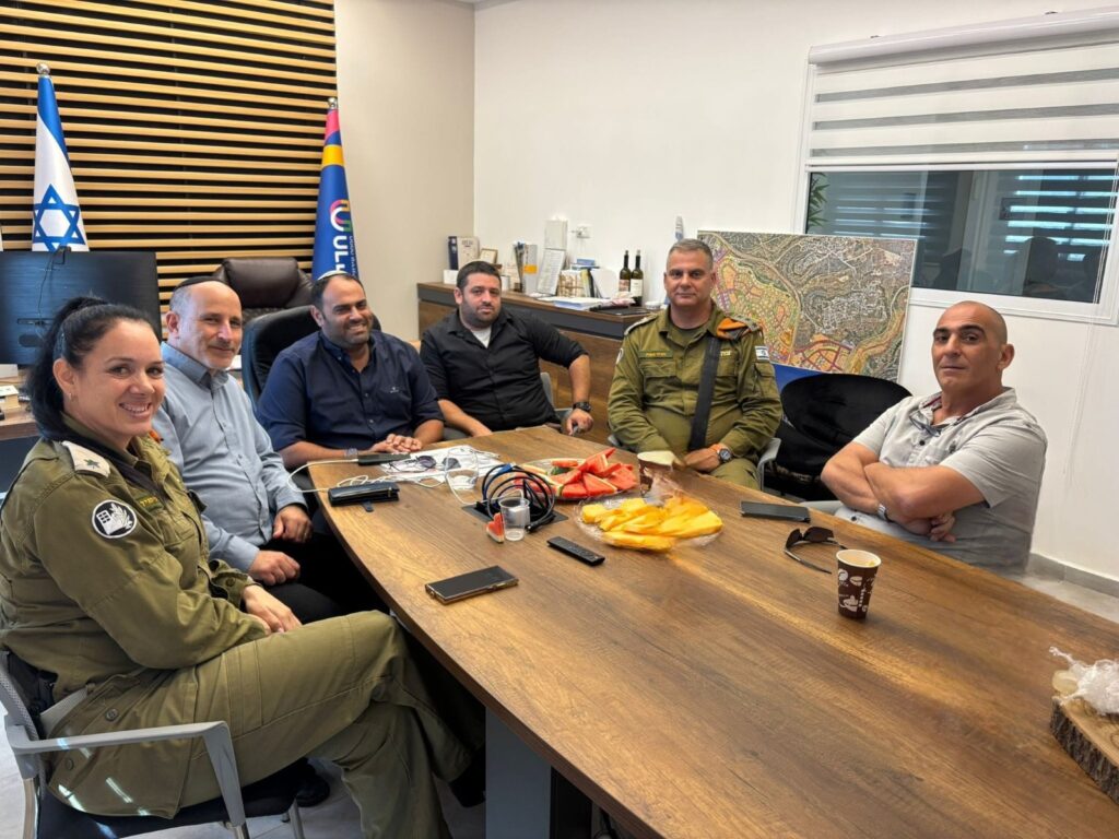 צילום ראש העיר ואנשי צבא