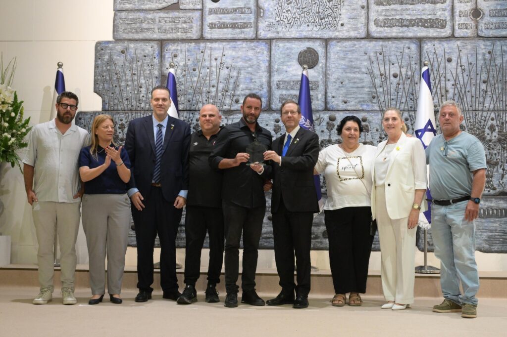 כבוד גדול. צילום: הפועל חדרה.