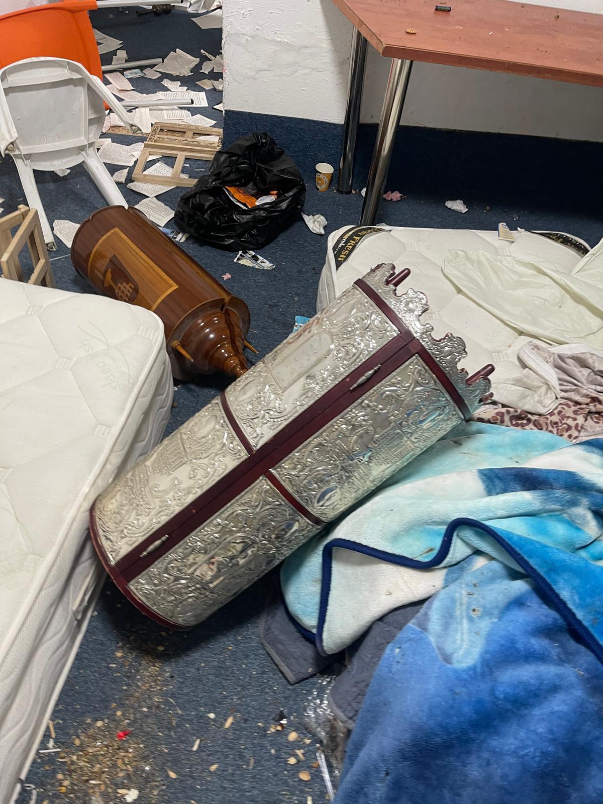 תמונת בית הכנסת המושחט