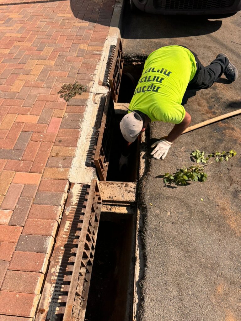 מנקים פתחי ביוב