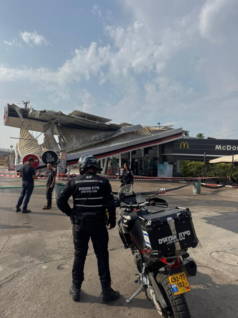 גג תחנת הדלק