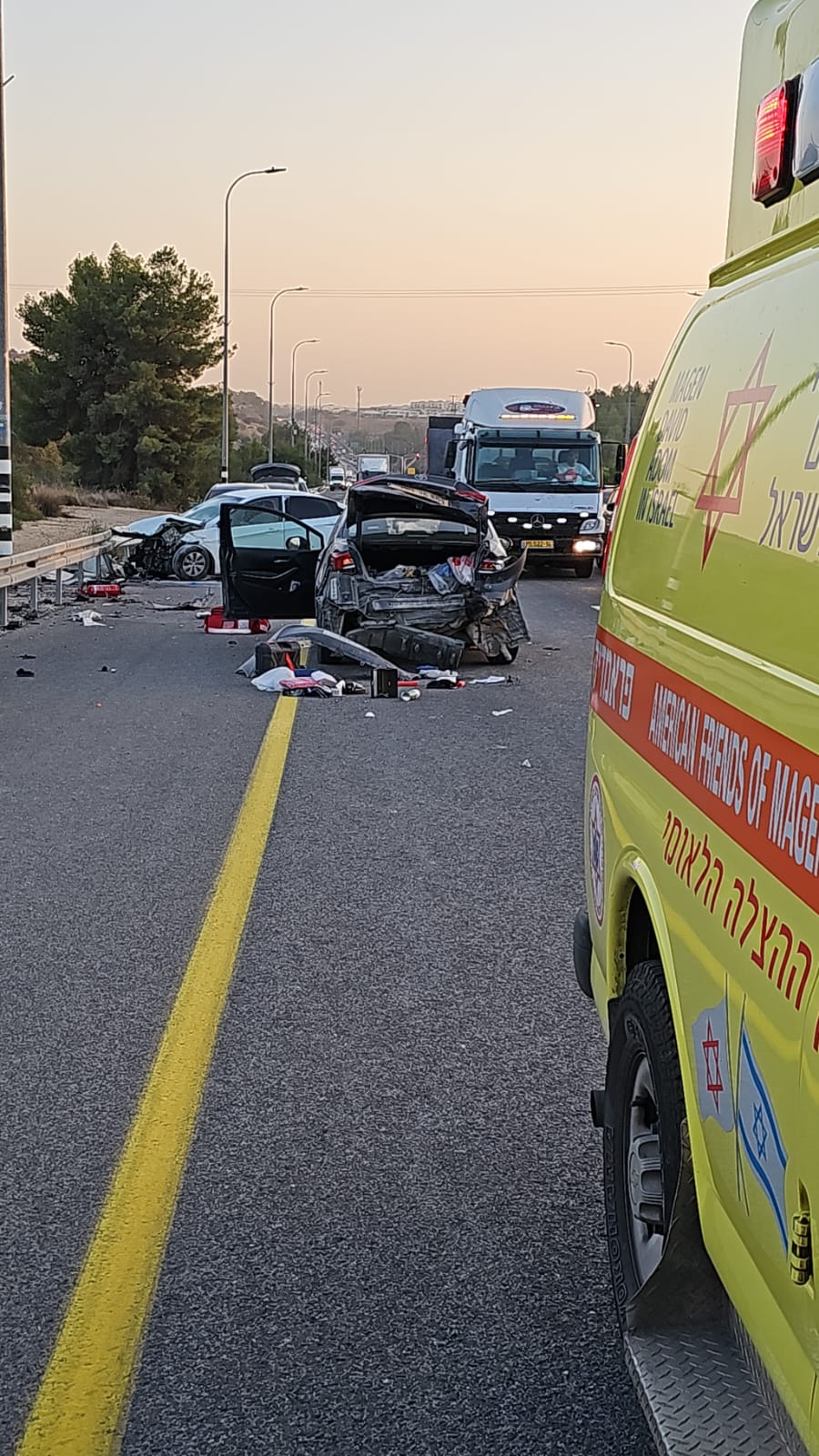 תאונה בכביש ואמבולנס