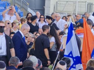 ראש הממשלה אל מול ארונה של מרים פיירברג ז"ל