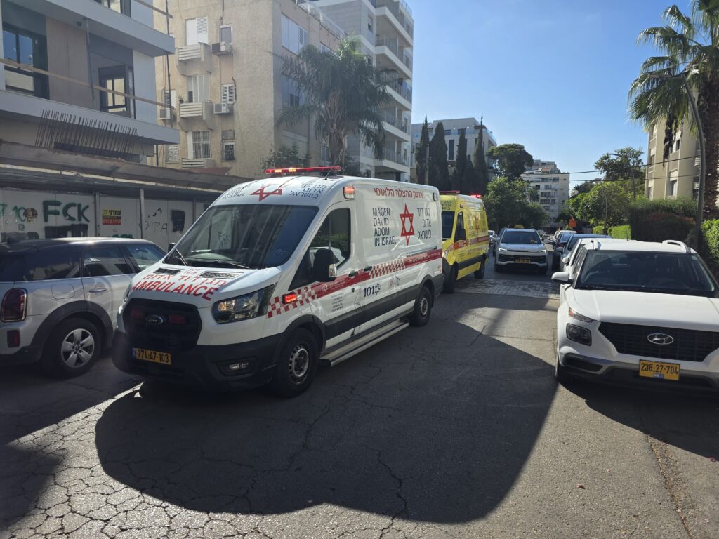 אמבולנס בדרכים