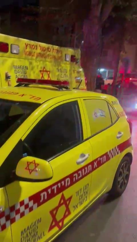 אמבולנס בדרכים