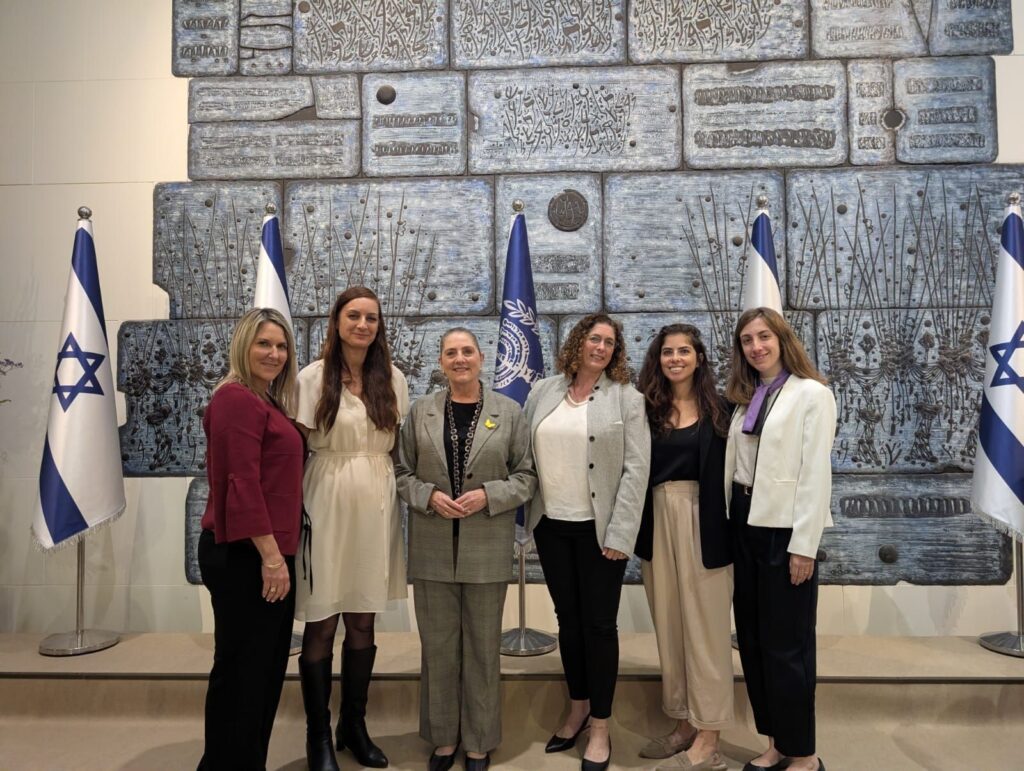 אנשי צוות בבית הנשיא