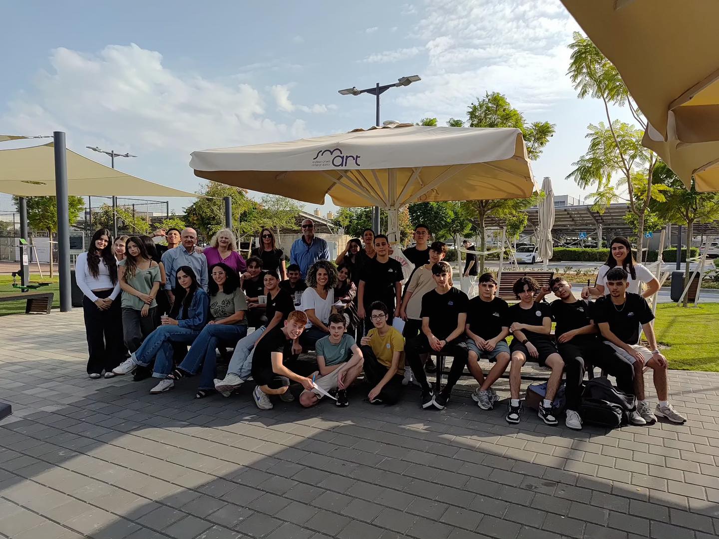 בני נוער במפגש