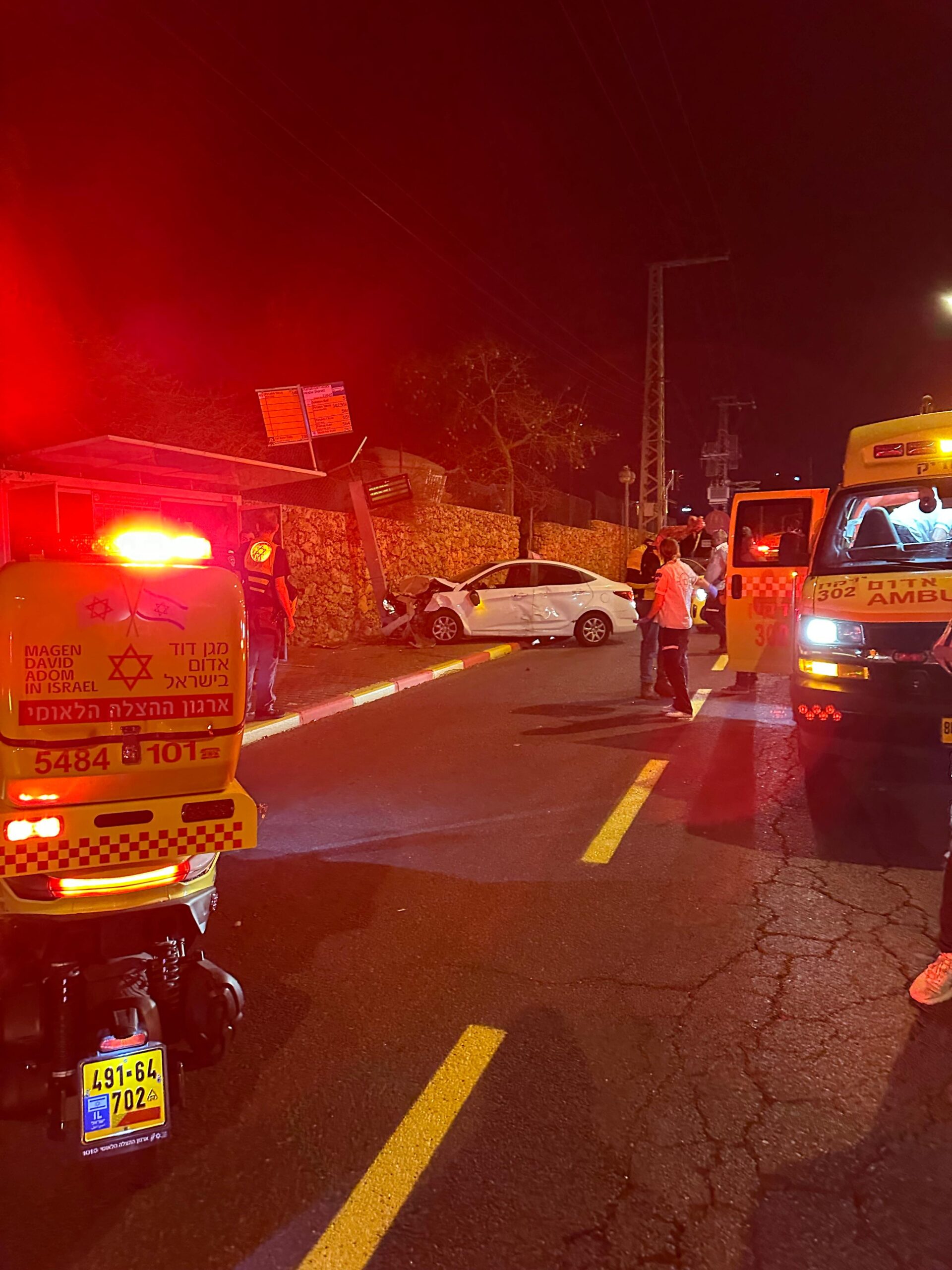 צוות מד"א בזירה