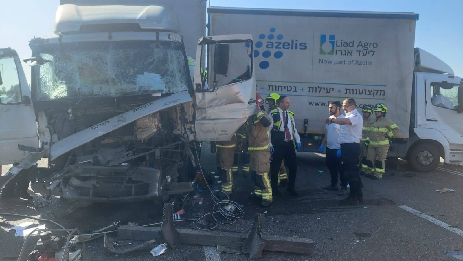 מהמשאית הפגועה