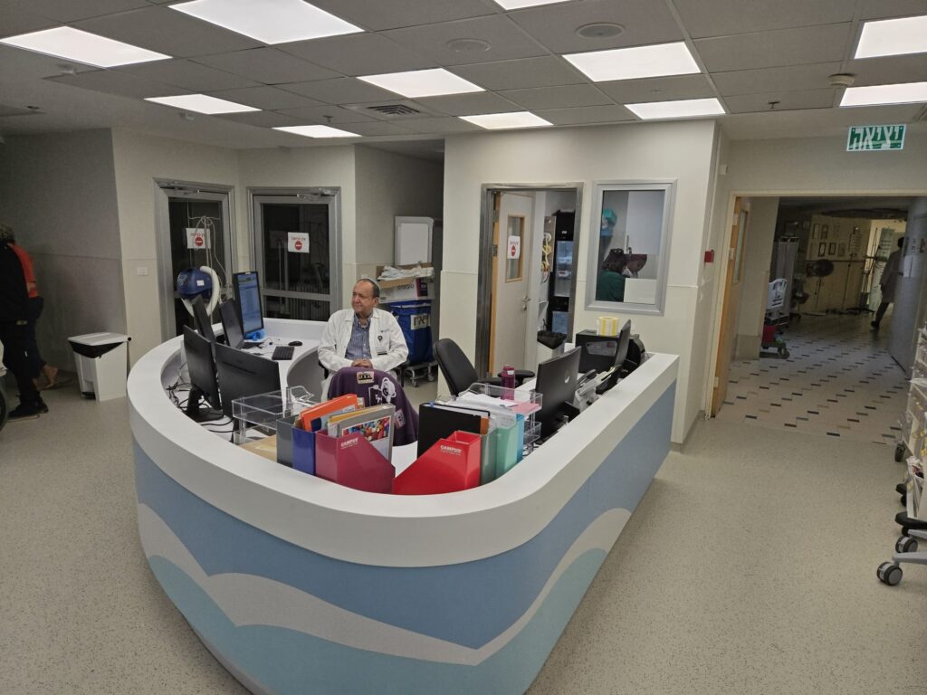 מחלקת טיפול נמרץ ילדים