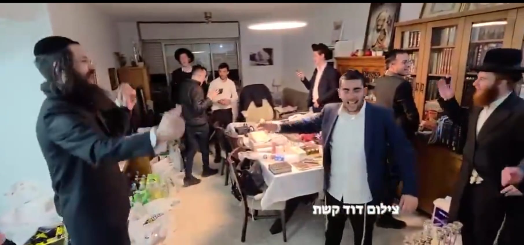 בני ישיבות חוגגים