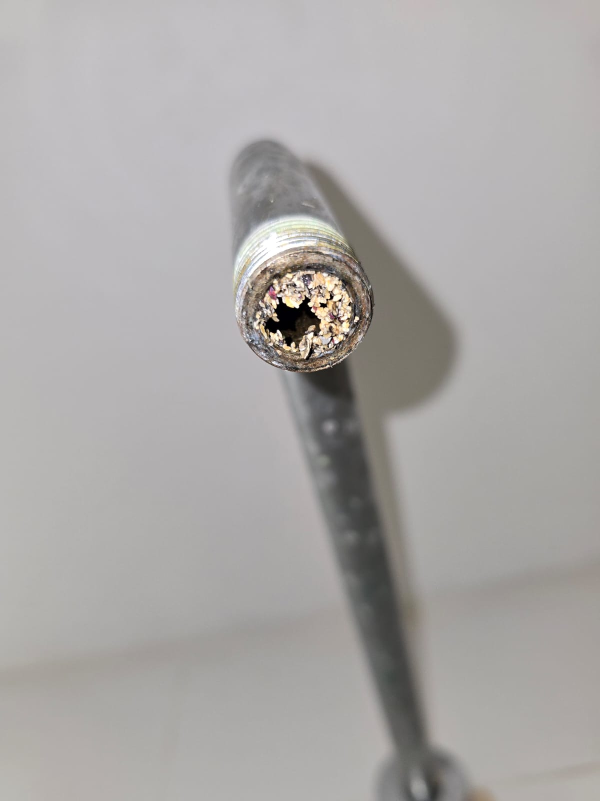 ברז עם אבנית