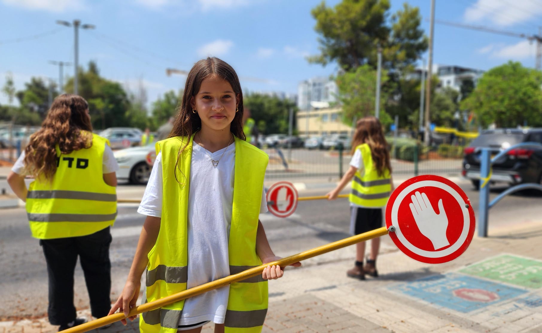 ילדה במשמרות הזהב