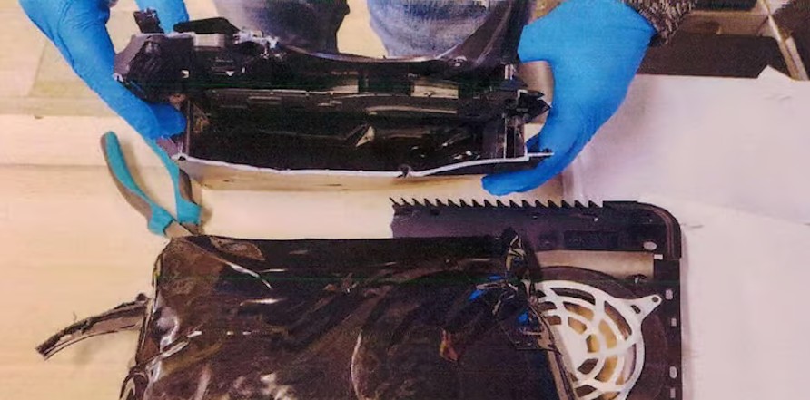 סמים בתוך קונסולת משחק