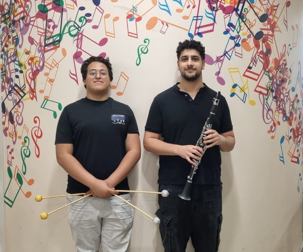 שני הבוגרים