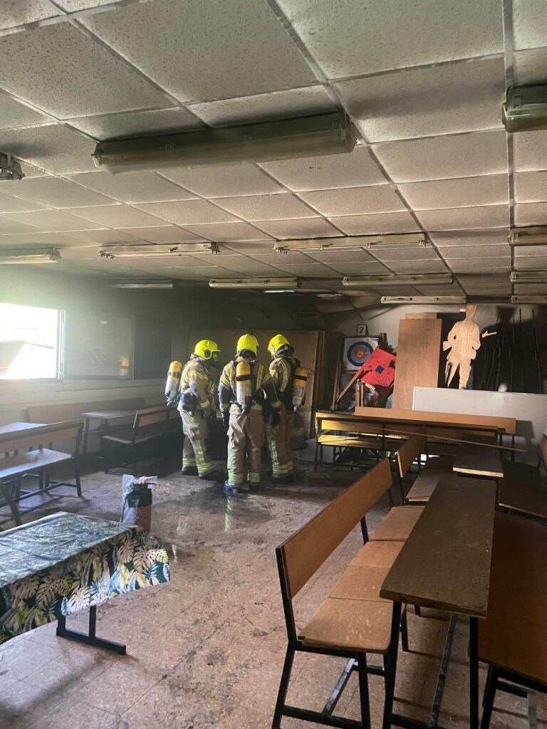 צוות כיבוי בבית הספר