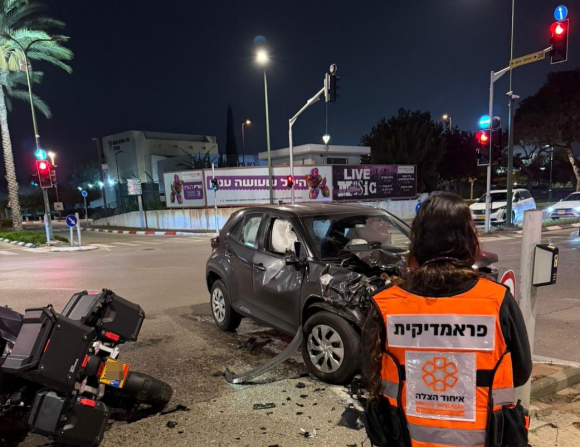 תאונה בין רכב לאופנוע