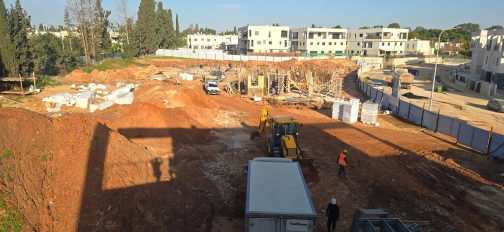 הקמת בית ספר בפרדס חנה