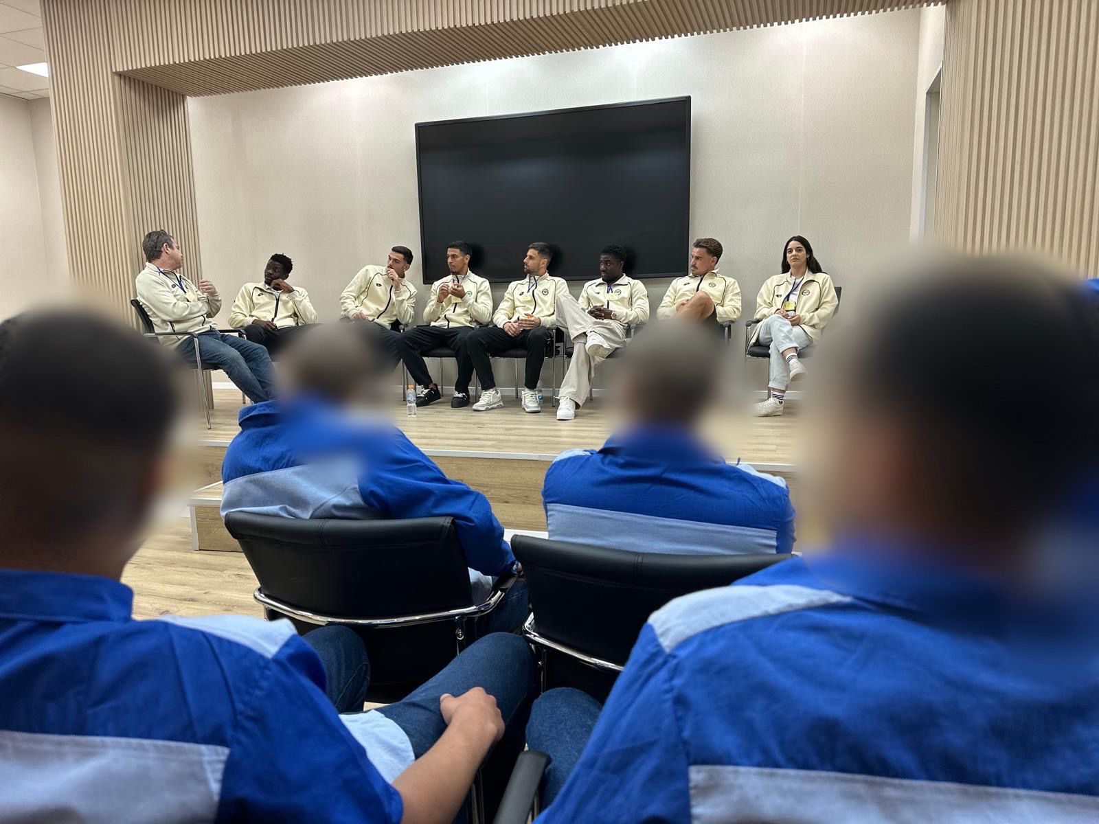 מפגש מרגש.צילום: דיגיטל מכבי נתניה