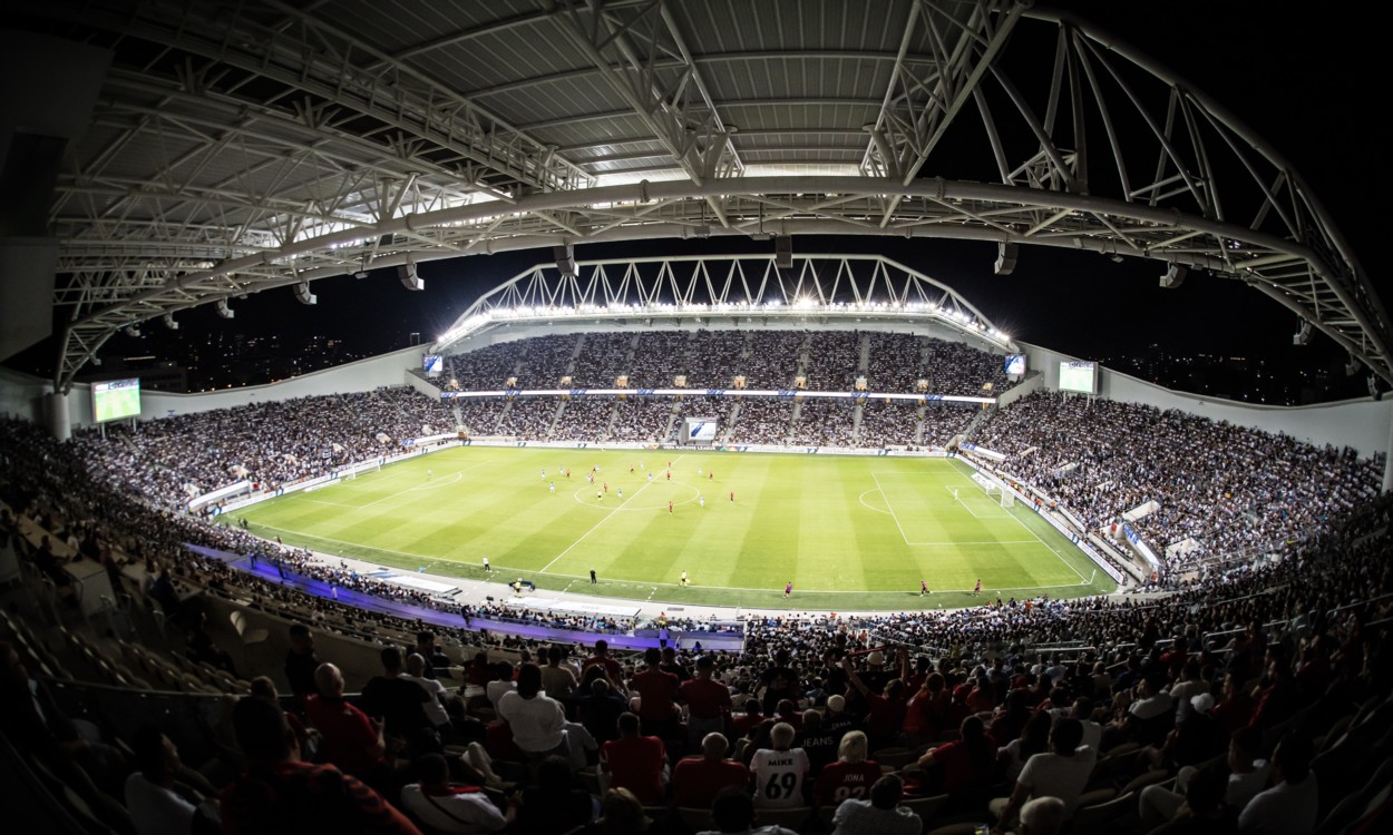 גביע המדינה בכדורגל. צילום: מי תניף את הגביע? צילום: ההתאחדות לכדורגל בישראל.