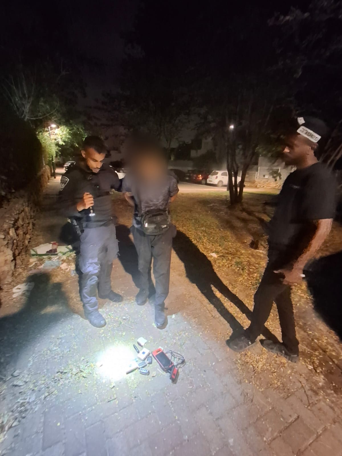 שב"ח נתפס בהרצליה בזמן שניסה, על פי החשד, לגנוב רכב